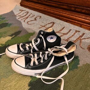 Black high top converse all star